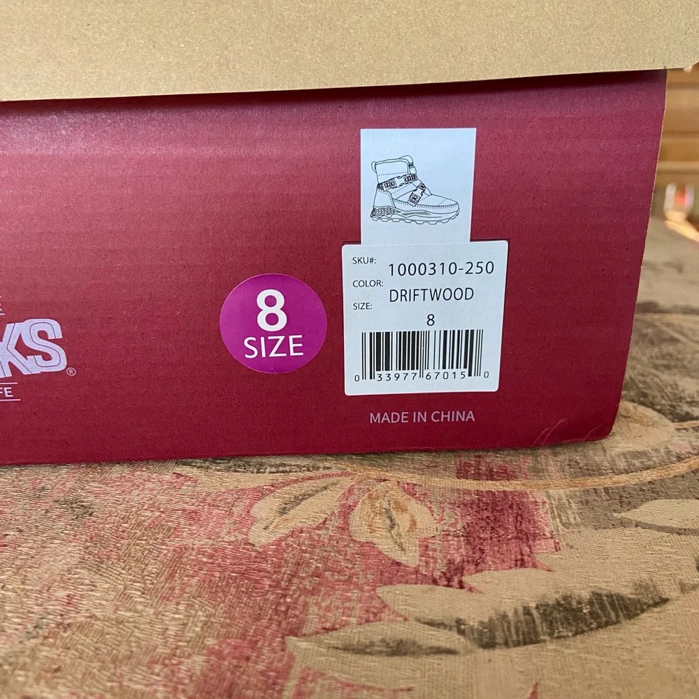 MUK LUKS All Weather Boots, Waterproof Faux-Fur Lined Quilted Wren Boots, Size 8 - Picture 8 of 9